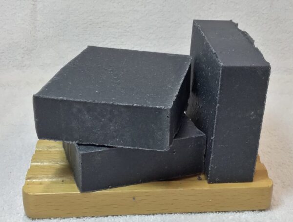 Charcoal soap with peppermint and tea